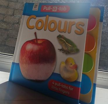 taba lapka: Məhsul: Uşaq kitabı – “Pull‑a‑tab: Colours” (Hinkler) Xüsusiyyətlər — 1