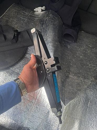 ford focus oluxana: Yeni Mexanik Domkrat, Maksimum yükqaldırma: 1 t, Rayonlara çatdırılma — 1