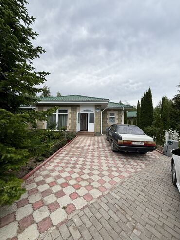 дом в селе ленинский: 120 кв. м, 2 бөлмө