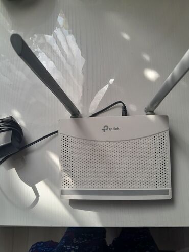 для сети: Белый роутер вай фая - маршрутизатор TP-Link с тремя антеннами