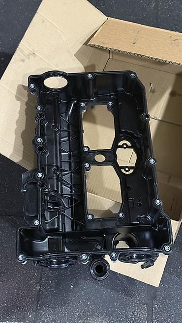 lambirin ölçüləri: Məhsul: Klapan qapağı (valve cover) –BMW f30 Təsvir: - Plastik — 1