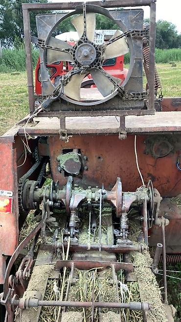 Тюковые пресс-подборщики: Пресс-подборщик тюковый прицепной + трактор-поезд МТЗ (на фото в — 8