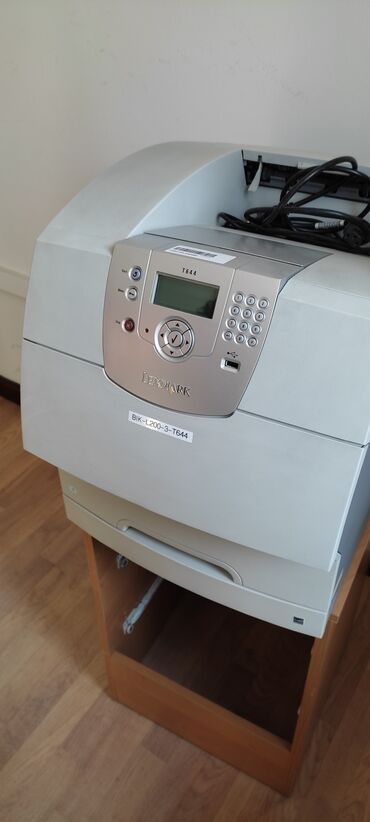 ремонт принтера: Принтер lexmark T644, полностью рабочий . Картридж одноразовый,. Цена