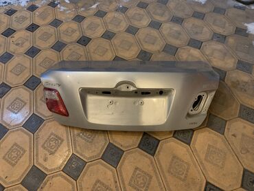 canon 550 d kit: Крышка багажника Toyota 2007 г., Б/у, цвет - Серебристый,Оригинал