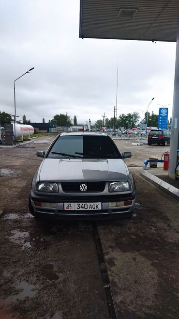 фольксваген авто: Volkswagen Vento: 1994 г., 1.8 л, Механика, Бензин, Седан