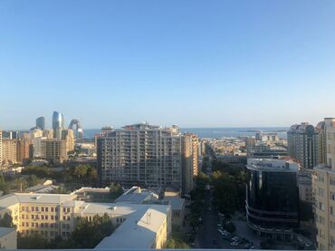 Uzunmüddətli kirayə mənzillər: Geniş, panoramalı mənzil – şəhər və dəniz mənzərəli - Böyük, işıqlı — 29