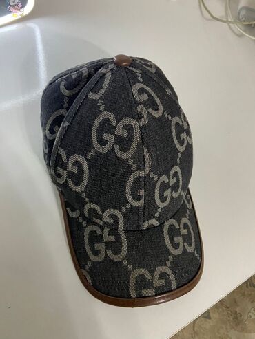 купить золотые часы бу: Мужской головной убор, Gucci, Новый, цвет - Коричневый, Платная доставка, Самовывоз