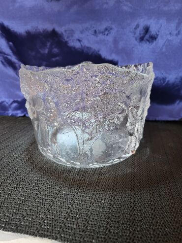 Činije: Cinija nova Kosta Boda,Kjell Engman rucni rad 70te. Cinija — 4