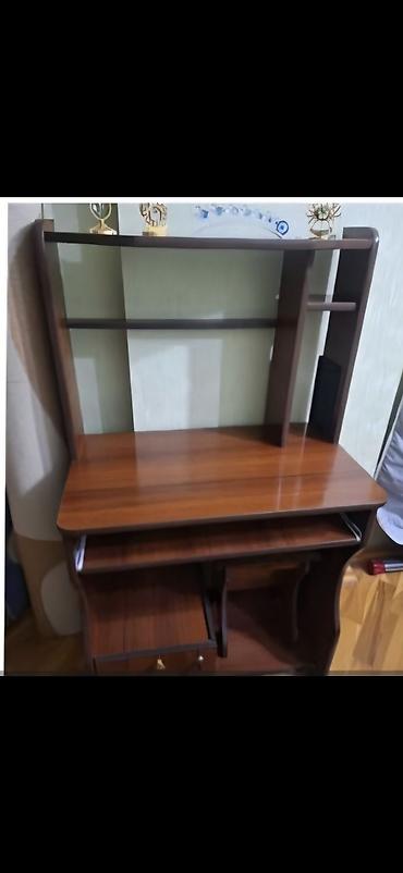 Düz masa, Polkalı, Siyirməli, Teksturalı laminat, Zəmanətsiz, Kredit yoxdur