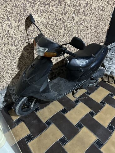 скутера в бишкеке: Скутер Suzuki, 50 куб. см, Бензин