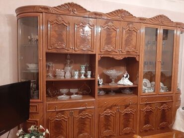 Пуфики: İtaliya istehsalı qorka əla vəziyyətdə. Sökülü vəziyyətdədir