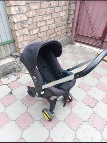 оюнчук машине: Коляска, цвет - Черный, Б/у