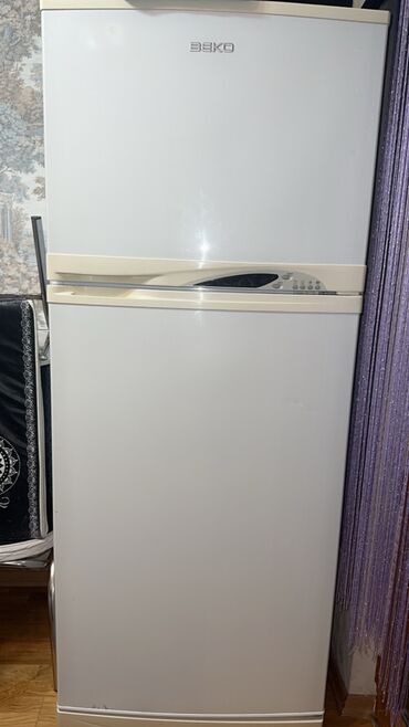 холодильник для машины: Б/у Двухкамерный Beko Холодильник цвет - Белый