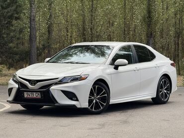 срочно продам авто в связи с переездом: Toyota Camry: 2018 г., 2.5 л, Автоматические, Бензин, Седан