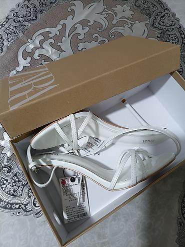 sabo: ZARA qadın sandalet,ölçü - 37
Etketli,Qutuda təqdim olunur — 2