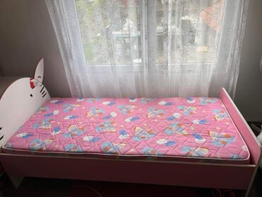 Kreveti za decu: Za devojčice, bоја - Roze, Upotrebljenо