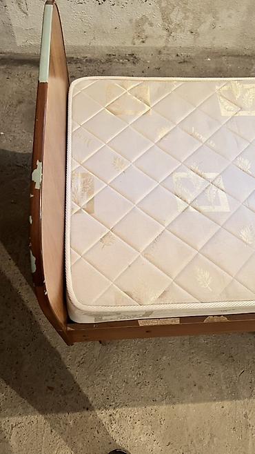 Односпальные кровати: Односпальная кровать, Б/у, С матрасом, длина - 195 см — 2