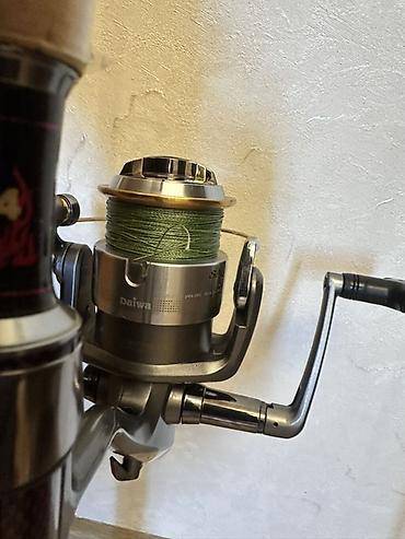 spinning: - Komplekt: 2 hissəli spinning çubuğu + Daiwa Samurai 3500 makarası — 3