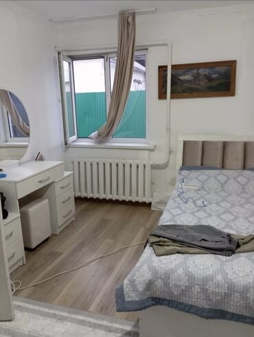 дом по элебесова: Полдома, 70 м², 3 комнаты, Собственник