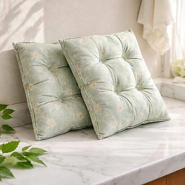 Jastuci: Jastuci za stolice. Sedište i naslon. Vise boja i dizajna. Sve modeli — 3