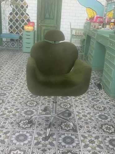 Salon, tibbi kreslolar: ✔️100 man(Aşağı Güzdək). Salon kreslosu. Təcili satılır. İn Nrg. 1290~
