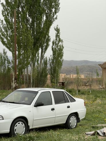 машина арзан: Daewoo Nexia: 2011 г., 1.5 л, Механика, Бензин, Седан