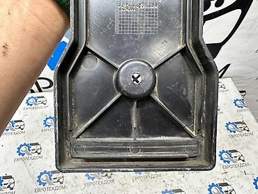 обшивки 124: Крышка блока предохранителей Volvo FH12 fh12.380 D12 380 2003 — 5