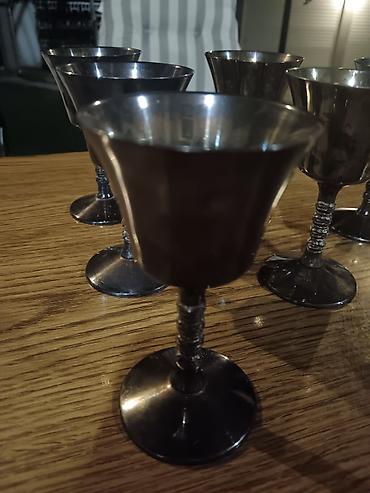sto i stolice za terasu polovno: Set od 6 metalnih pehara/čašica za vino ili rakiju – Emipa, Prizren - — 1