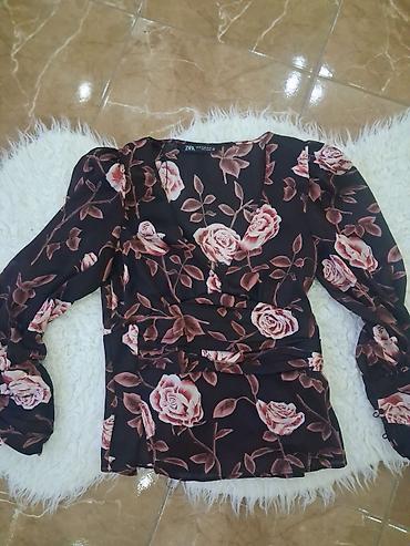 itison cena: ZARA bluza sa cvetnim printom - Model: ženska bluza sa preklopljenim — 1