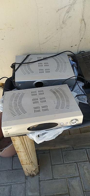 aparat internet pe televizor: Məhsul: Peyk TV qəbulediciləri (receiverlər) dəsti Təsvir: - — 1