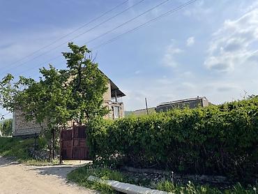 Продажа коттеджей и домов: Продаётся дом с участком в зелёном, тихом месте. Основные — 1