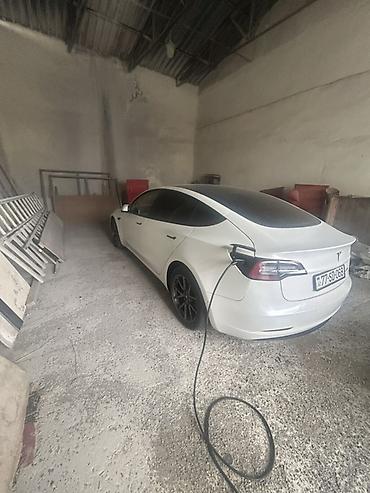 топаз авто: Tesla Model 3, ağ mirvari rəng, elektrik sedan. Amerikadan yüngül — 5