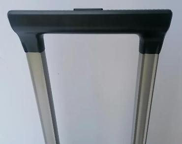 Putni koferi i torbe: Veliki putni kofer na točkiće – tekstilni, crvene boje - Prostrana — 5