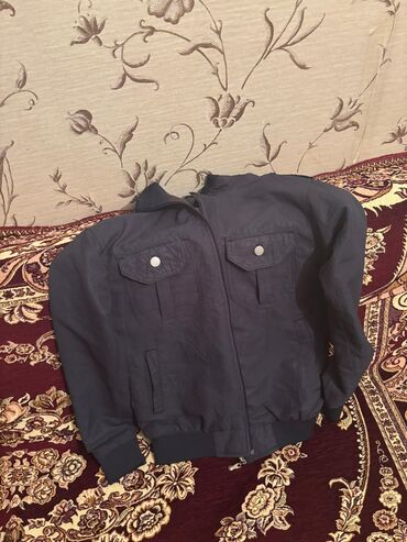 Köynəklər: Tünd rəngli kişi/yunisex yüngül jaket - Klassik bomber kəsimi: qolf