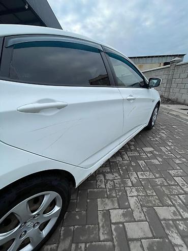 Hyundai: Hyundai Solaris: 2014 г., Бензин, Седан — 4