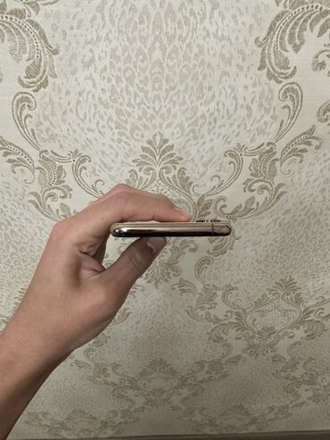 Apple iPhone: IPhone Xs, Б/у, 64 ГБ, Золотой, Зарядное устройство, Коробка, Наушники — 5