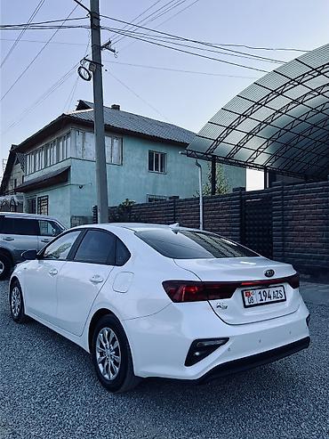 byd e3: Kia Cerato: 2021 г., 1.6 л, Вариатор, Бензин, Седан — 5