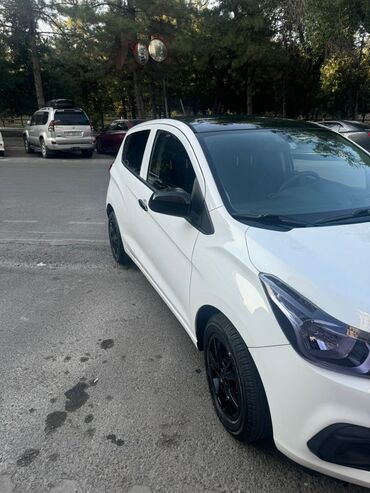 chevrolet kamaro: Chevrolet Spark: 2017 г., 1 л, Автомат, Бензин