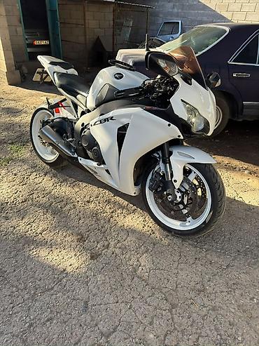 Транспорт: Honda CBR1000RR Fireblade, спортивный мотоцикл литрового класса — 3