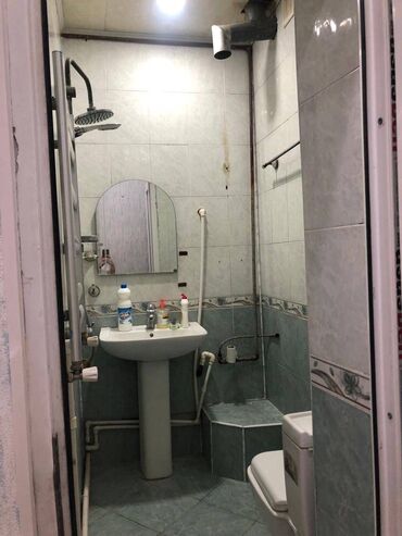 Uzunmüddətli kirayə mənzillər: Tibb universiteti ilə uz uzə 2 otaqli 5/5 hər avadanligi olan mənzil — 4