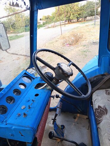 Heç bir prqblemi yoxdu ot yiganla birlikde satılır bidene sağ arxa