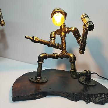 Декоративные настольные светильники: Настольные лампы в стиле стимпанк/лофт из металлических сантехнических — 16