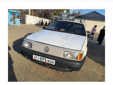 ош машина: Volkswagen Passat: 1990 г., 1.8 л, Механика, Бензин, Седан