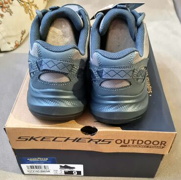 Krasofkalar və idman ayaqqabıları: Puma Milenio Tech ağgümüşübejiviy rənglərin qarışığıdır — 11