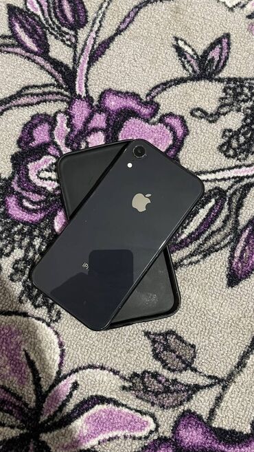 сумка чёрная: IPhone Xr, Б/у, 64 ГБ, Jet Black, 77 %