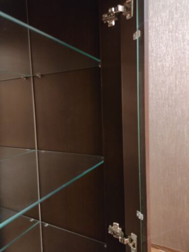 Asılqanlar: İşlənmiş, Açılan, 1 qapı Düz dolab, Bufet