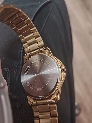 qizil qolbaqlar: Casio kişi qol saatı – model MTP-VD004G-1B Xüsusiyyətlər: - Korpus və — 4