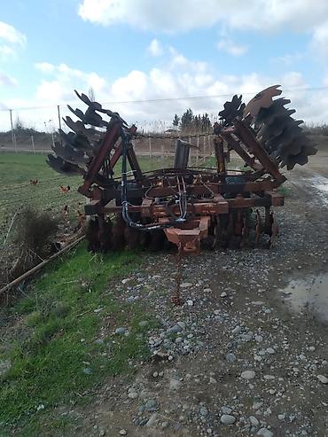 minik traktör: K701 R zavod traxdir 4 tekeri 5 aydi vurulub elaqe nömresi 051 773 28 — 3