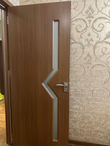 Otaq qapıları: Qapi 7 ededdir . bir ededi 50azn. olçu 80×200. yaxshi