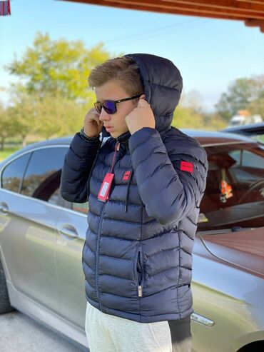 Zimske jakne: Hugo Boss muška jakna

Novo
Veličine s m l xl 2xl 3xl — 12